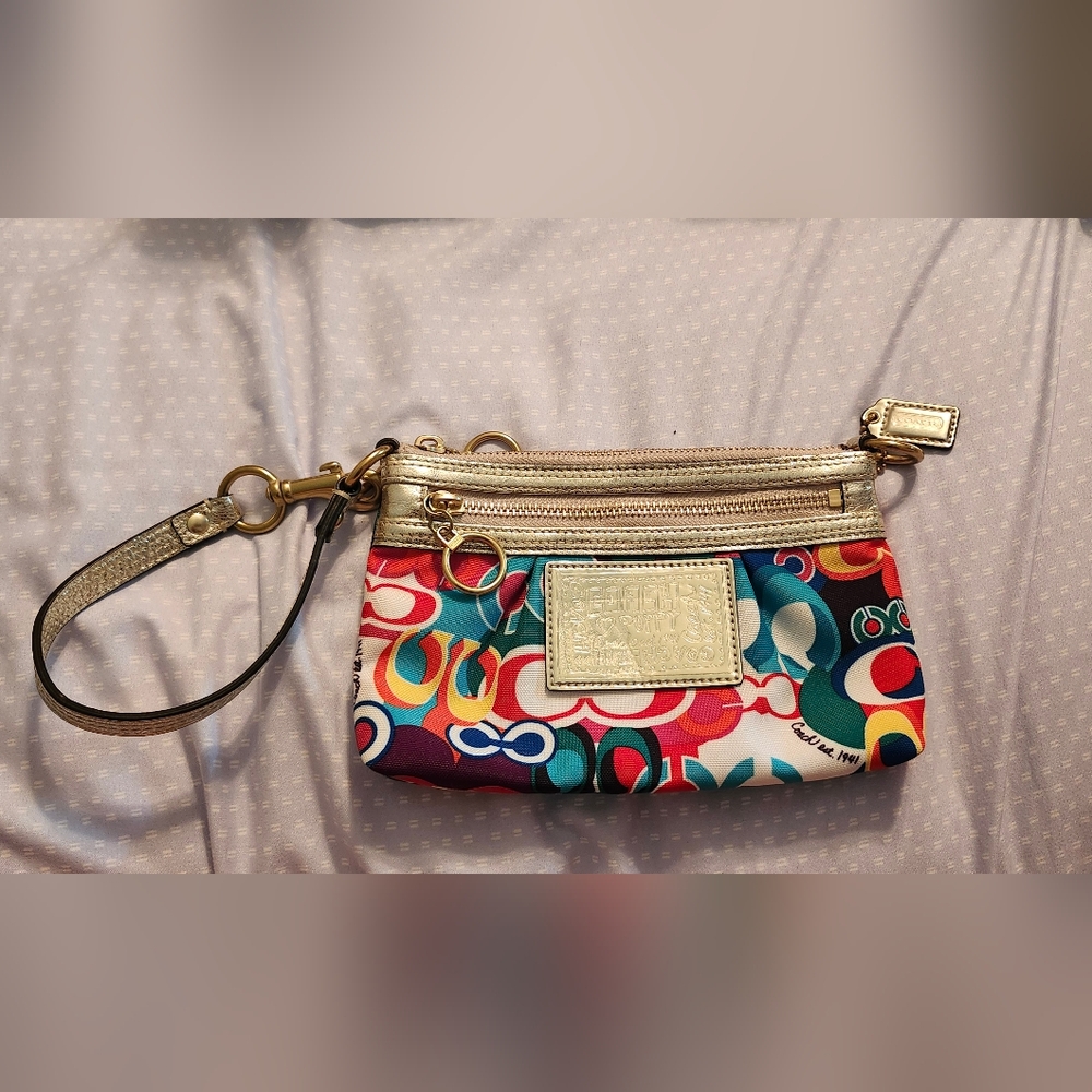 Coach Poppy Pop C Glam Graffiti Wristlet